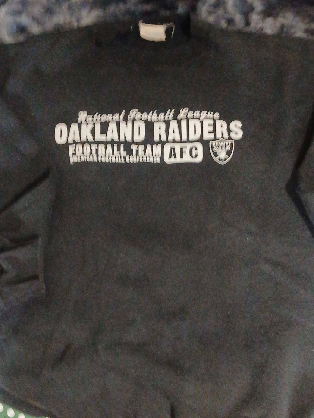 VINTAGE Oakland Raiders Black Crewneck Sweatshirt